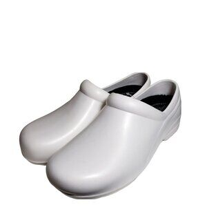 Easy Works Street Womens White Slip On Closed Toe Slip Oil Resistant Clogs Sz 10